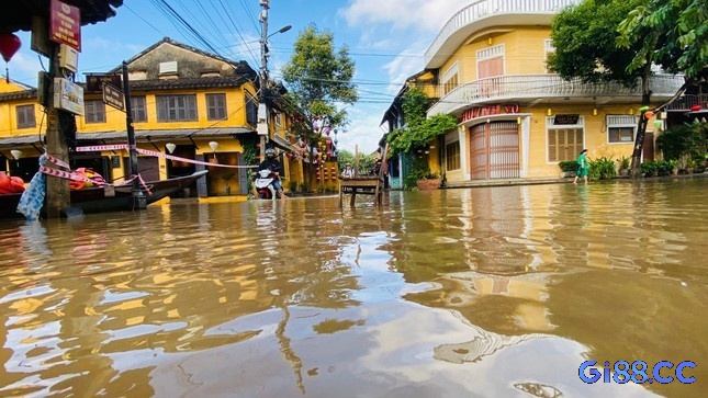 Mơ thấy nước lũ là lời cảnh báo về những rủi ro 